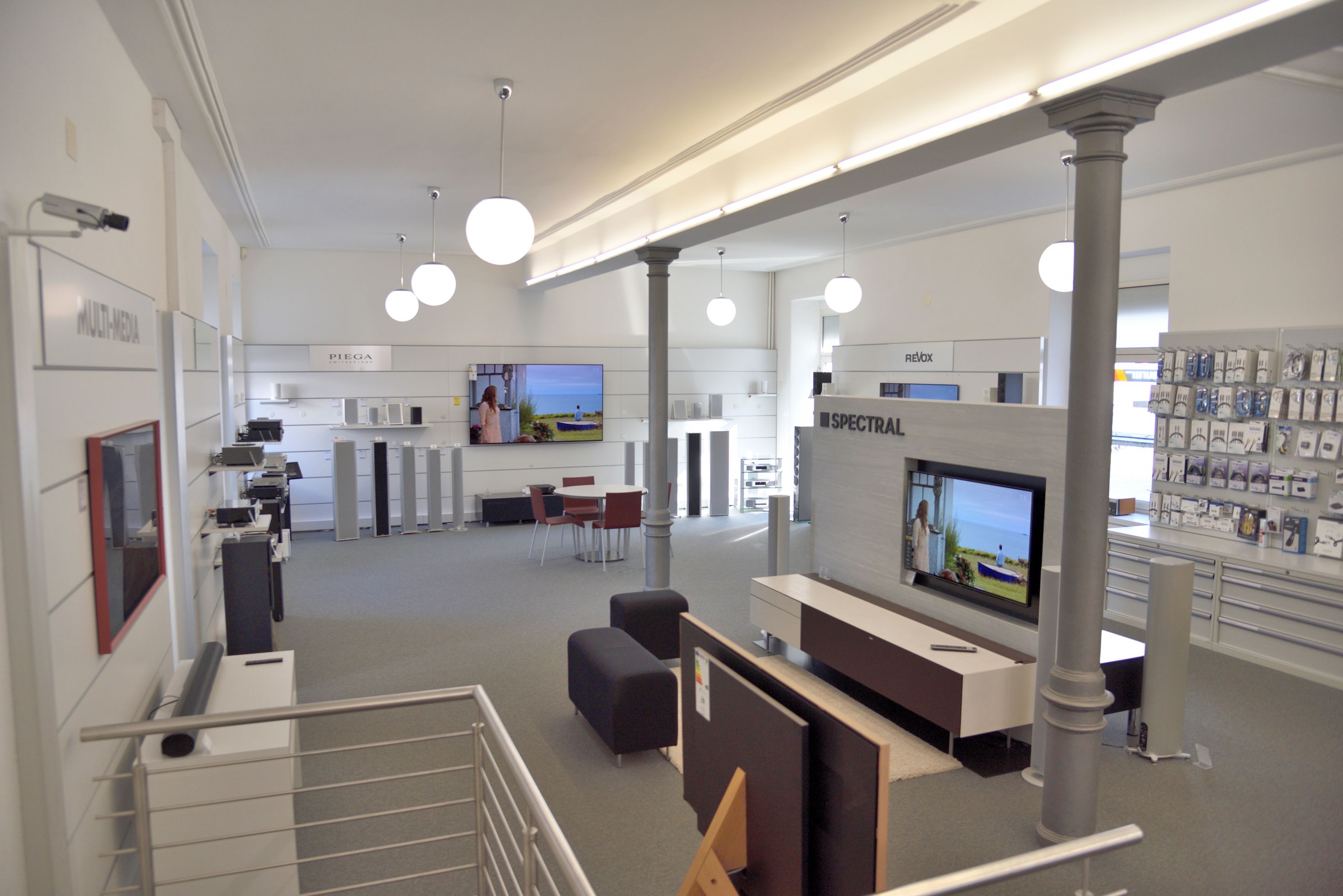 Bilder Maurer Radio Television AG