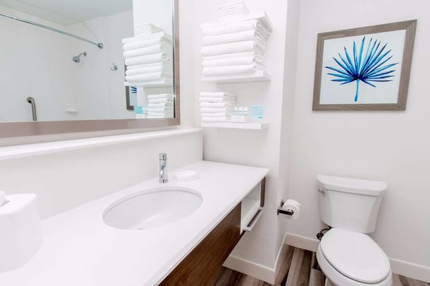 Images Hampton Inn & Suites Panama City Beach-Beachfront