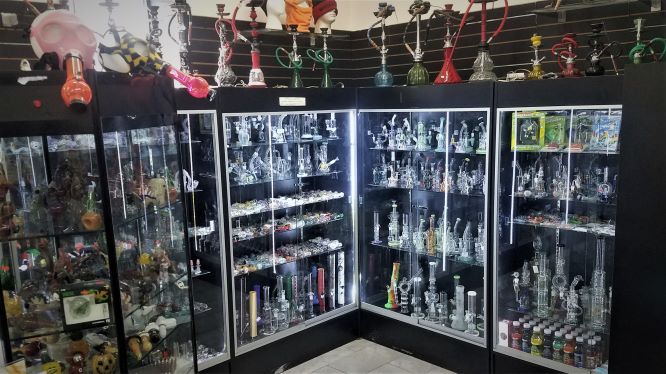 Kellys Smoke Shop Photo