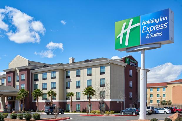 Images Holiday Inn Express & Suites El Paso Airport, an IHG Hotel