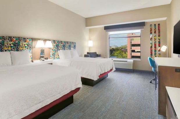 Images Hampton Inn & Suites Pittsburgh-Downtown