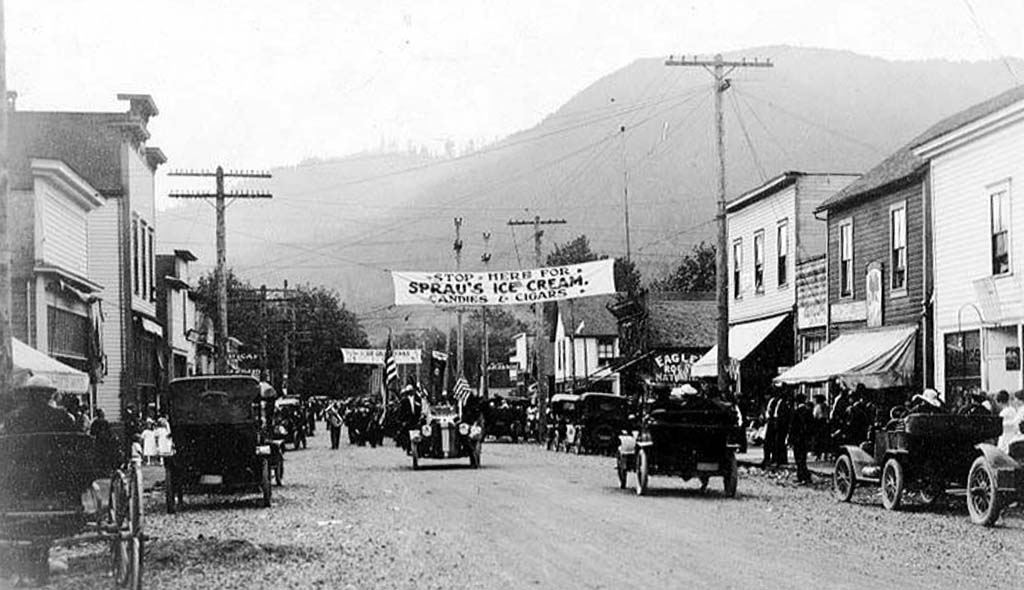 This is Front Street in 1916, facing South.