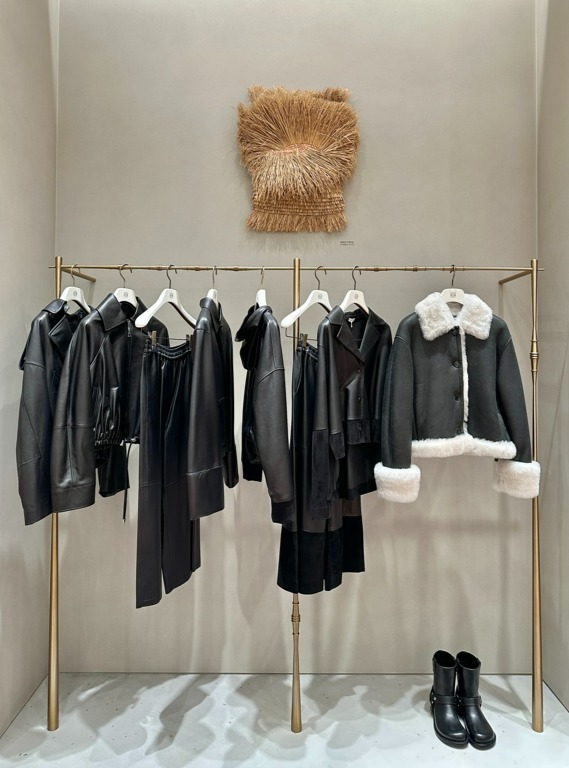 Images LOEWE 岩田屋本店