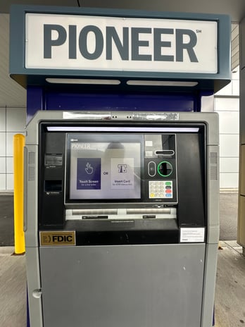 Images Pioneer - Colonie ATM
