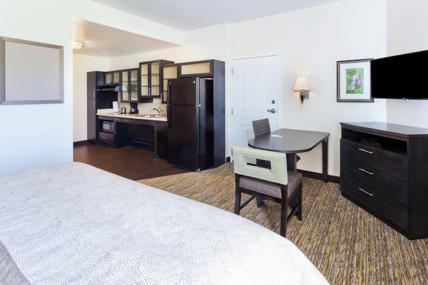 Images Candlewood Suites Building 3440