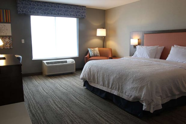 Images Hampton Inn & Suites Olean