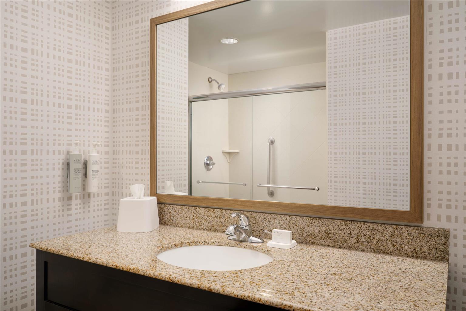 Guest room bath