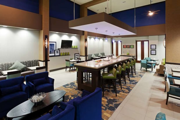 Images Hampton Inn & Suites Denver/Airport-Gateway Park