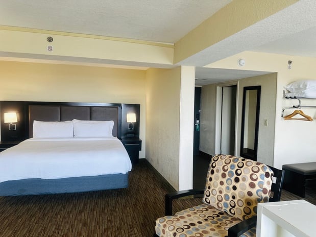 Images Holiday Inn Miami-International Airport by IHG