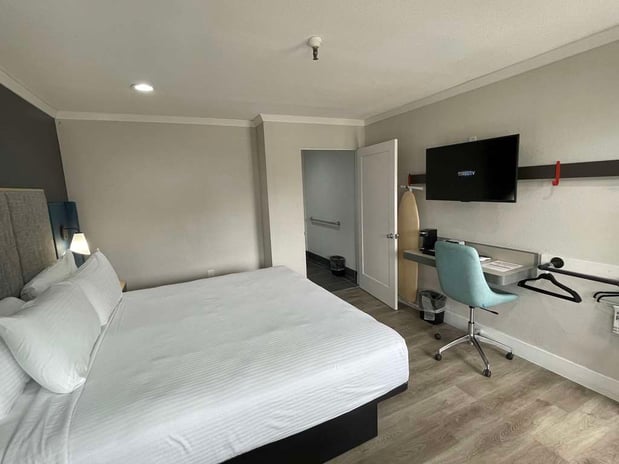 Images The Midtowner Hotel, SureStay Collection by Best Western