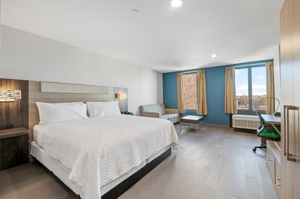 Images Holiday Inn Express & Suites Bronx - Zoo Area by IHG