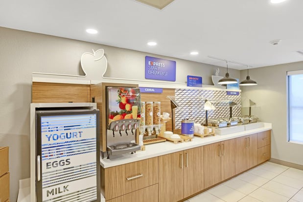 Images Holiday Inn Express Gulfport Beach by IHG