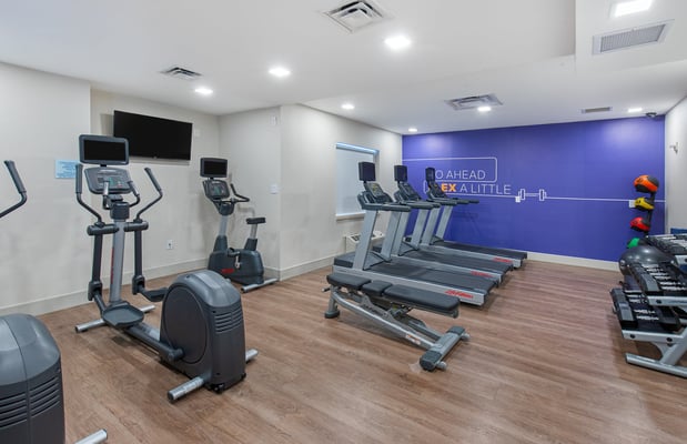 Images Holiday Inn Express & Suites Birmingham - Inverness 280 by IHG