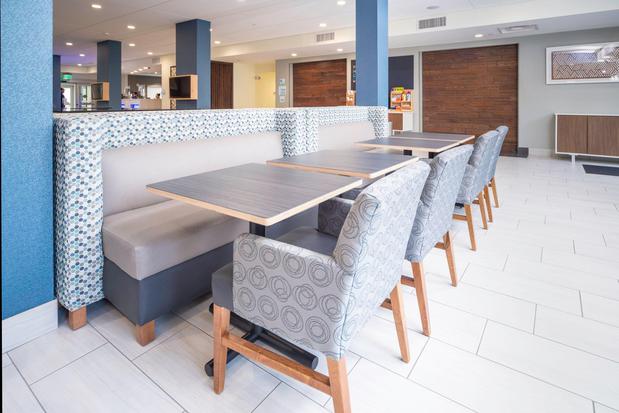Images Holiday Inn Express & Suites Brevard – City Center by IHG
