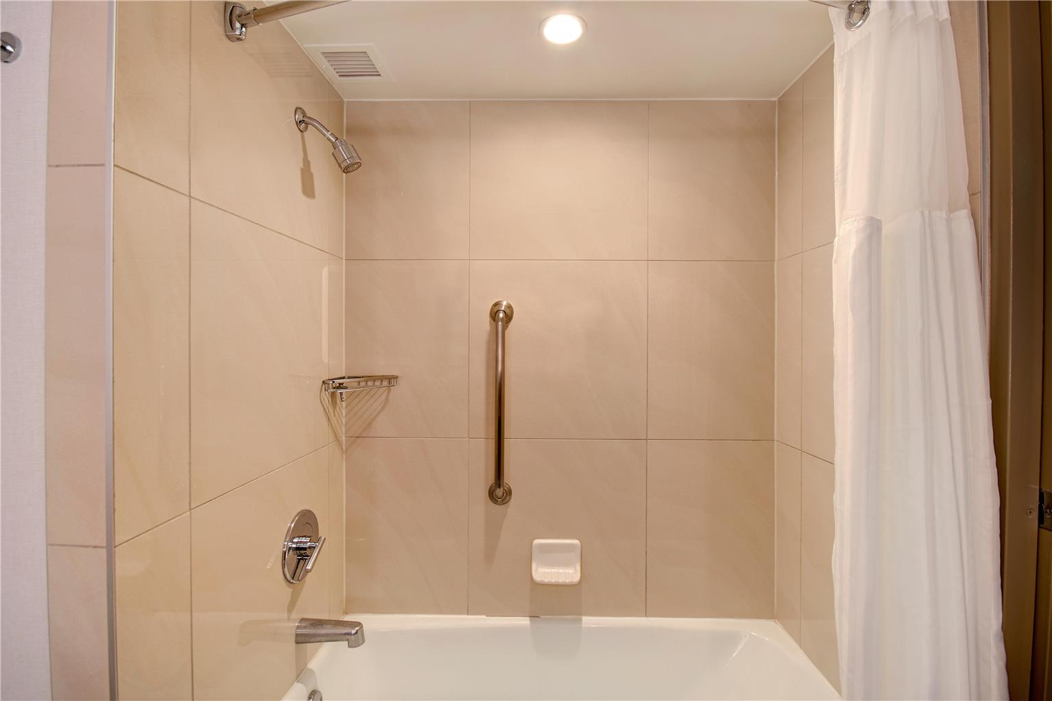 Guest room bath