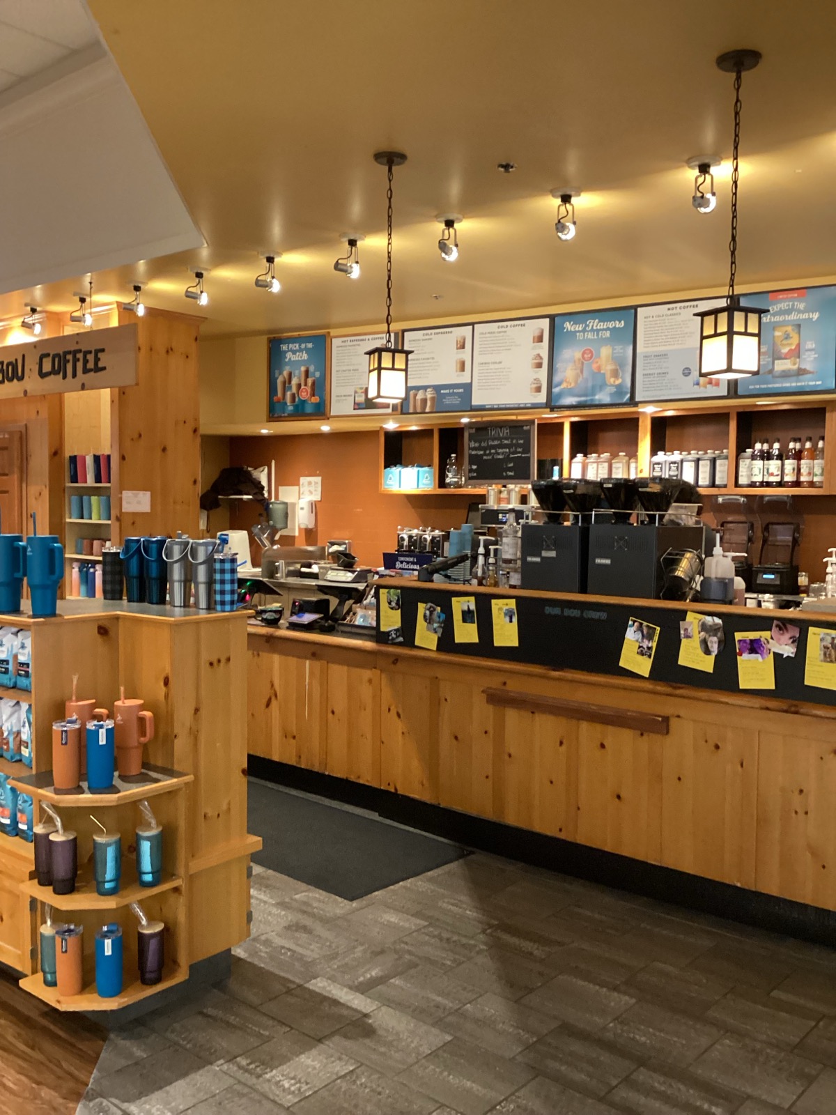 Storefront of the Caribou Coffee at 800 West 78th Street in Chanhassen