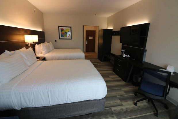 Images Holiday Inn Express & Suites Coffeyville, an IHG Hotel