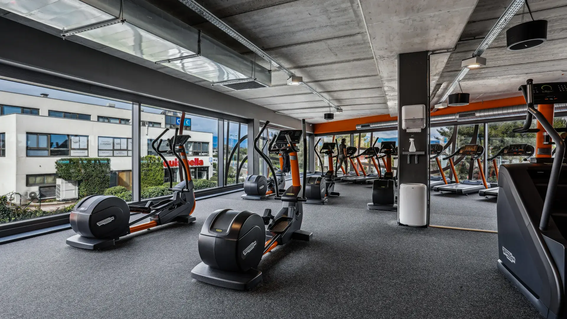 Images Basic-Fit 24/7