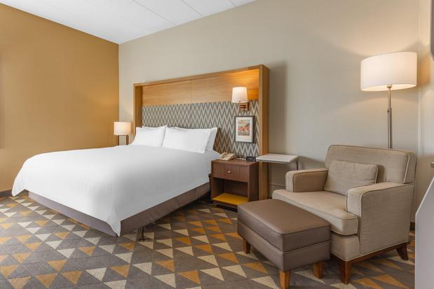 Images Holiday Inn Rockford(I-90&Rt 20/State St) by IHG