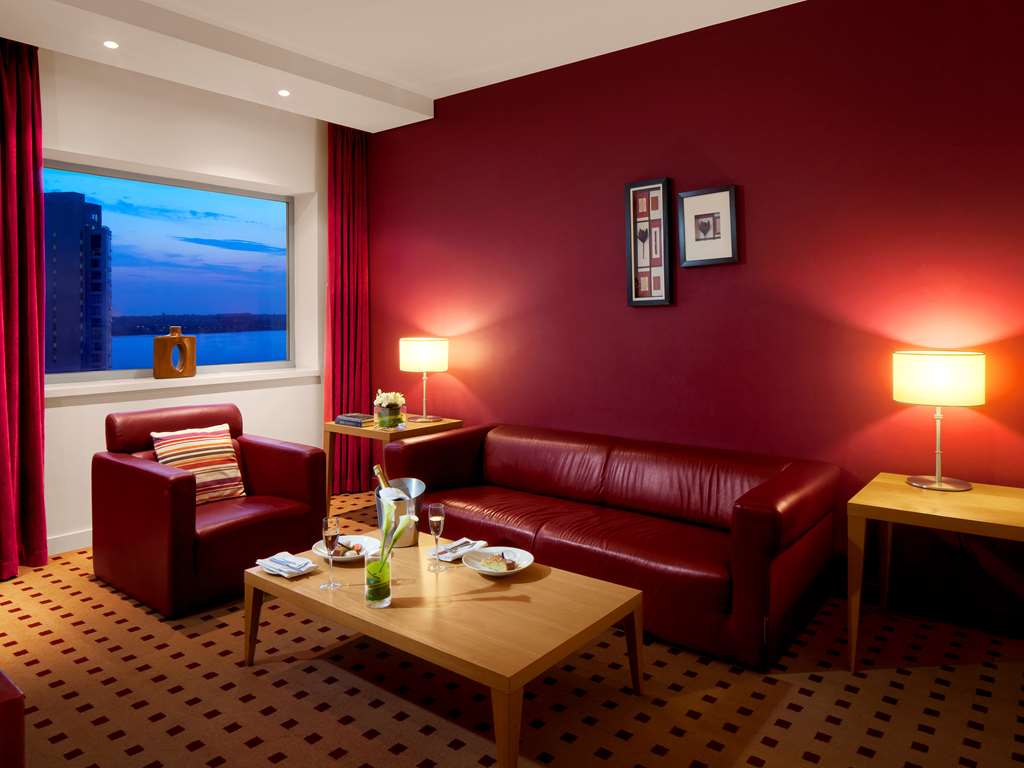 Junior Suite Radisson Blu Hotel, Liverpool Liverpool 01519 661500