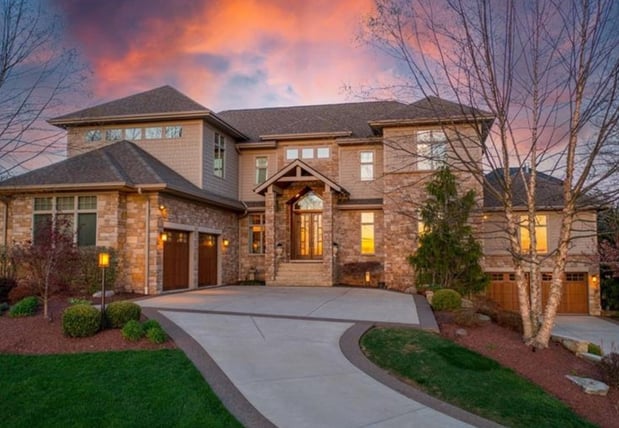 Images Ed Noschese and Kim Rostron Team - The Best Agents Ever, LLC