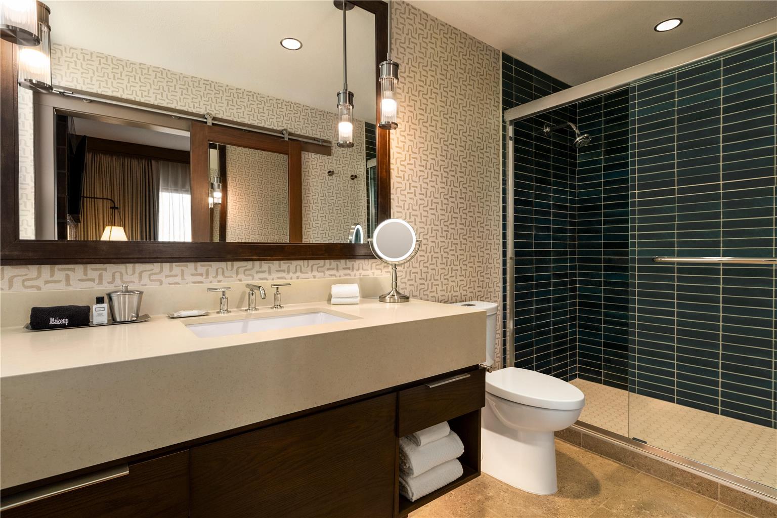 Guest room bath 