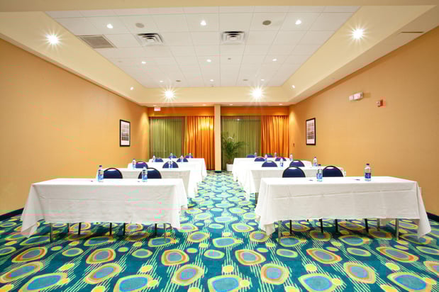 Images Holiday Inn Express & Suites VA Beach Oceanfront by IHG