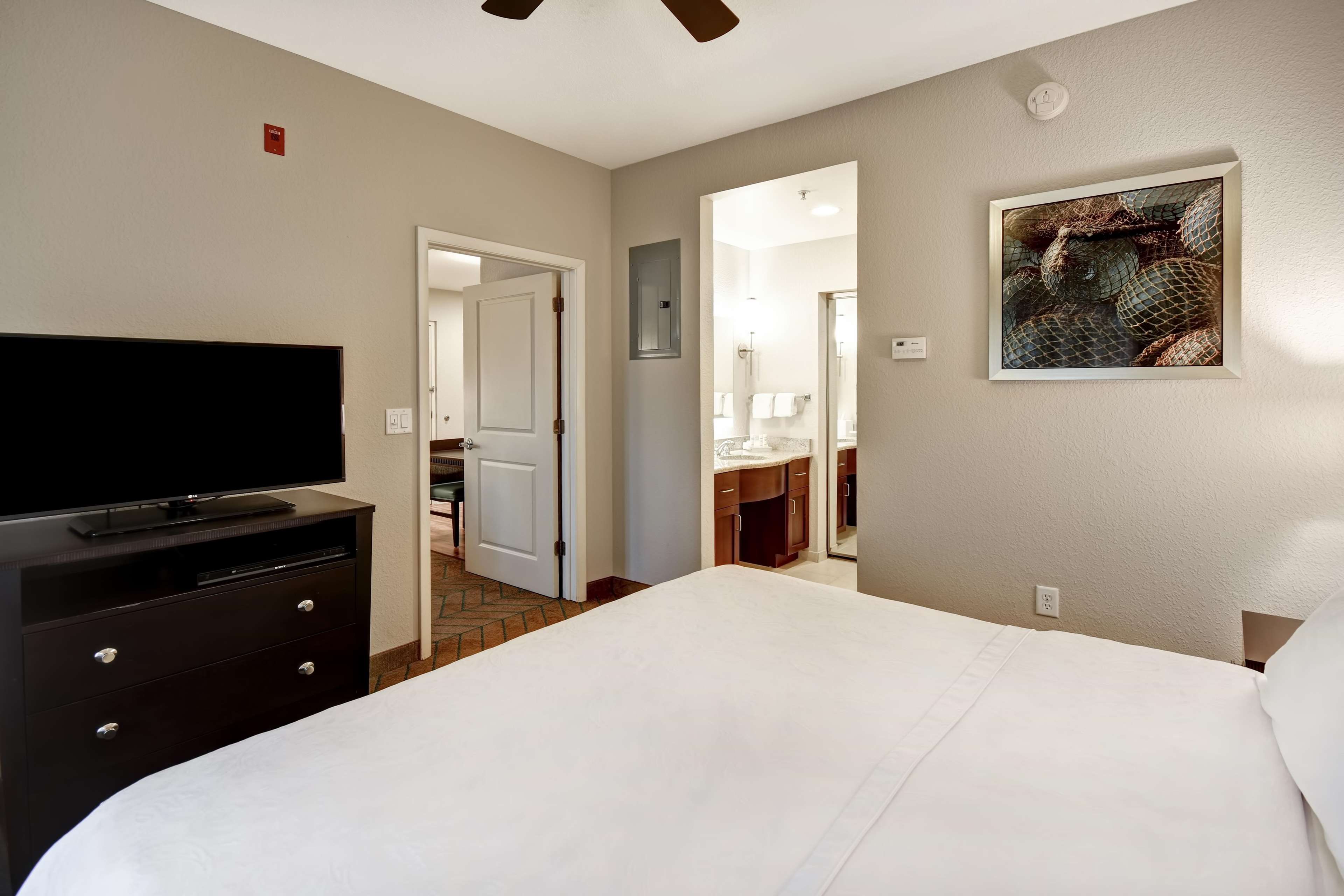 Guest room