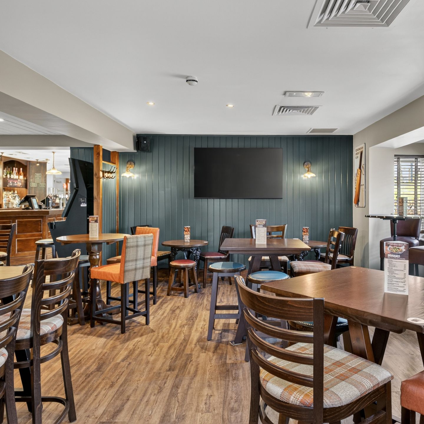 The Maple Tree, Doncaster casual dining area