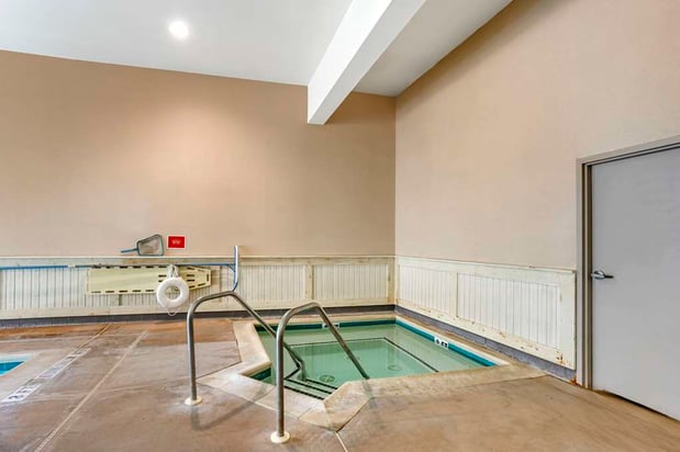 Images Best Western Plus Revere Inn & Suites