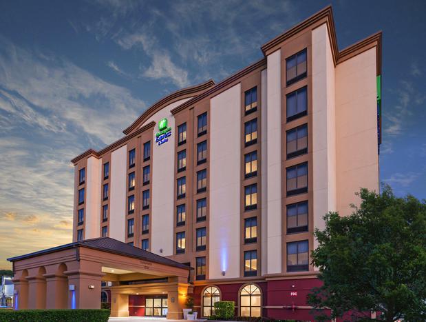 Images Holiday Inn Express & Suites Houston - Memorial Park Area by IHG