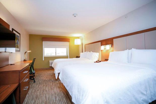 Images Holiday Inn Express & Suites Carlsbad, an IHG Hotel