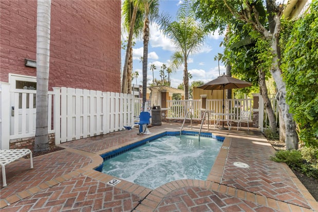 Images Best Western Plus Carriage Inn