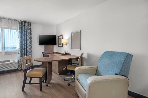 Images Candlewood Suites Pensacola - University Area by IHG