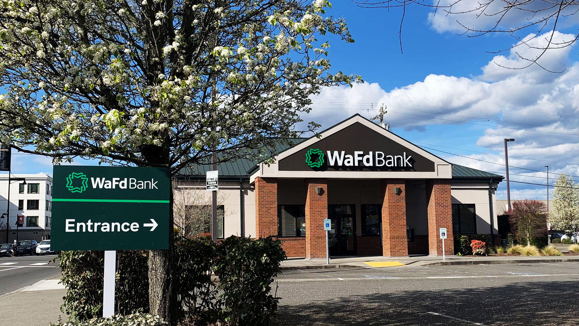Photo of the WaFd Bank Branch location in Auburn, Washington. Located at 206 A St SE, Auburn, WA 98002.