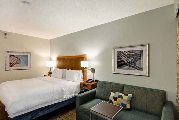 Images Hampton Inn State College