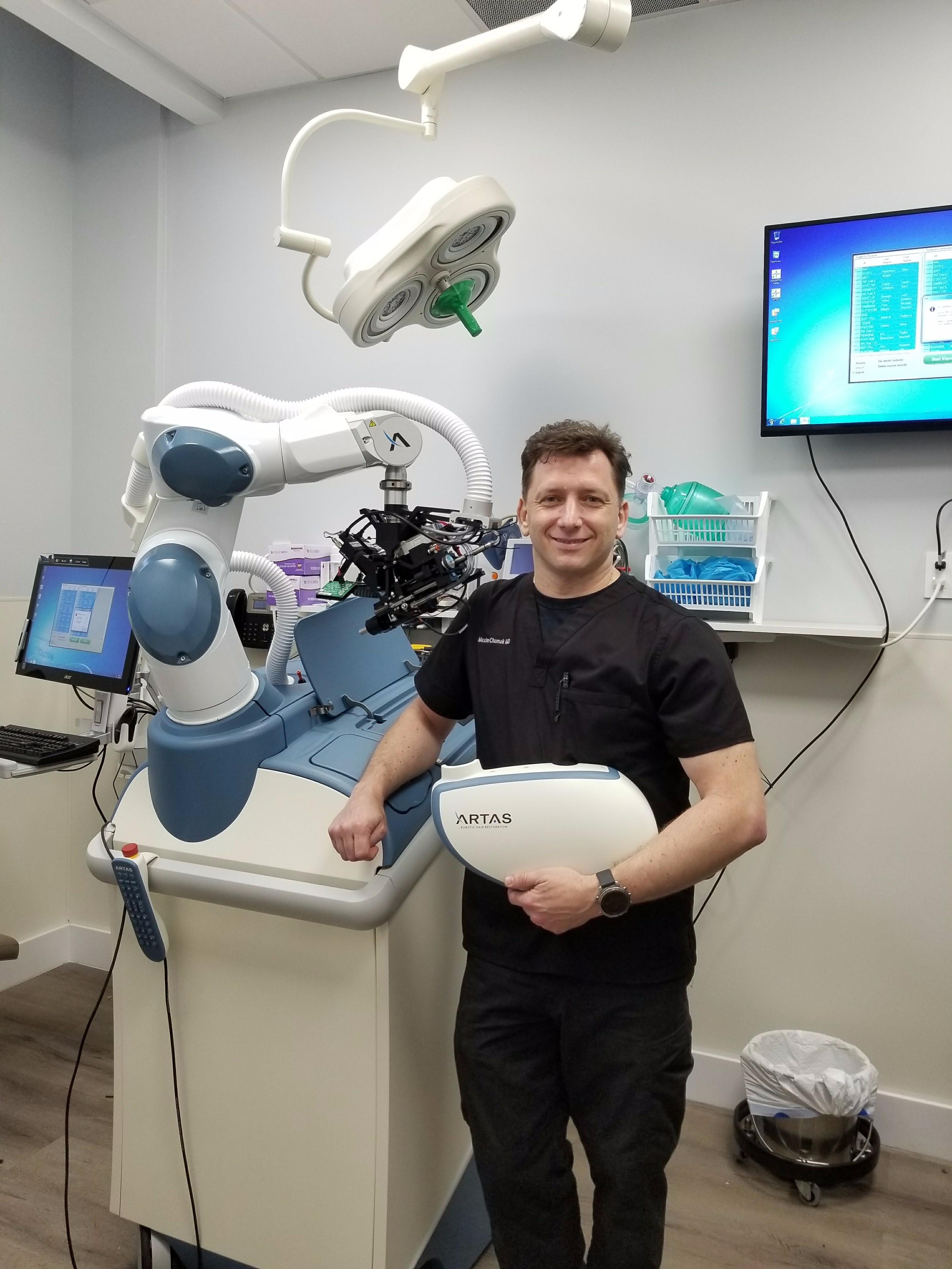 Dr Max with ARTAS robotic 9X upgrade