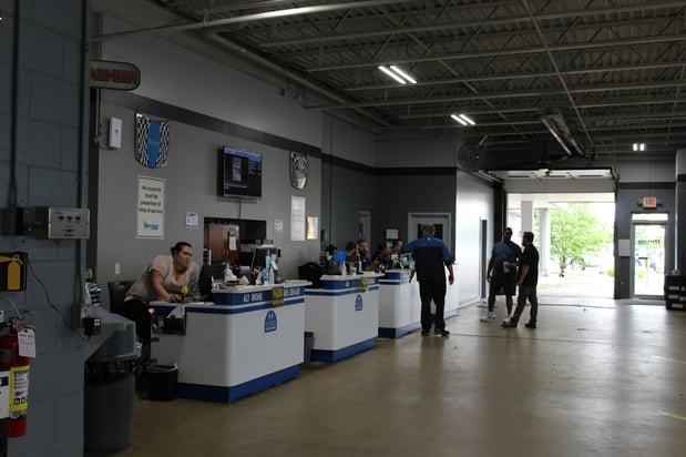 Images Russ Darrow Chrysler, Dodge, Jeep, RAM of Madison Service Center