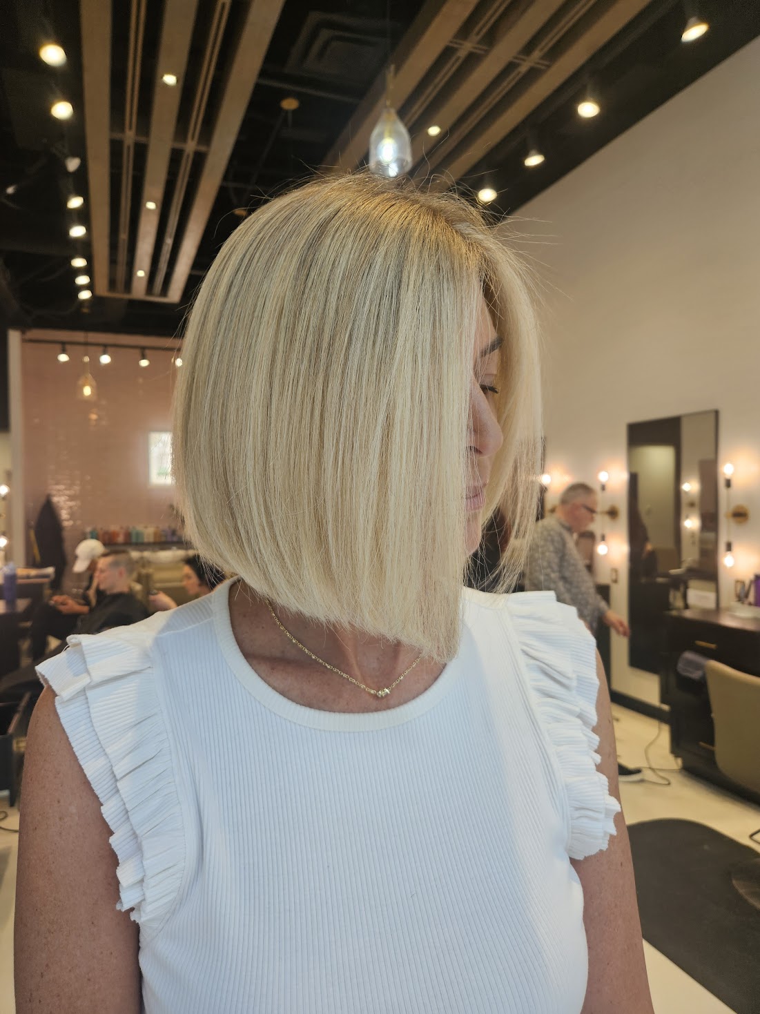 Top Hair Salon in The Woodlands, TX For Blonding and Haircuts