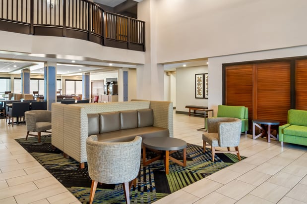 Images Holiday Inn Express & Suites Jacksonville SE- Med Ctr Area by IHG
