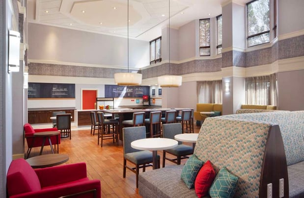 Images Hampton Inn & Suites Atlanta Airport North I85