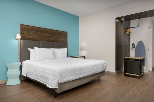 Images Tru by Hilton Jacksonville West I 295