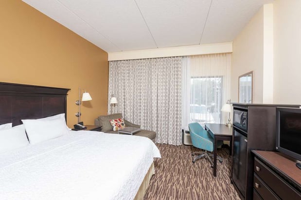 Images Hampton Inn & Suites Cleveland-Airport/Middleburg Heights