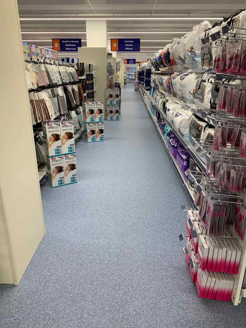 B&M's brand new store in Crawley stocks an extensive bedding range, from duvets and pillowcases to fitted sheets, memory foam pillows and mattress protectors.
