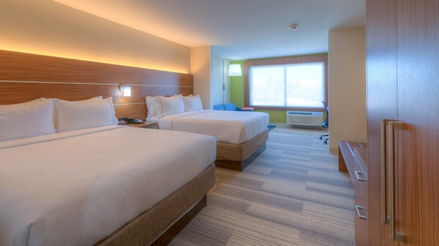 Images Holiday Inn Express & Suites Tulsa Midtown by IHG