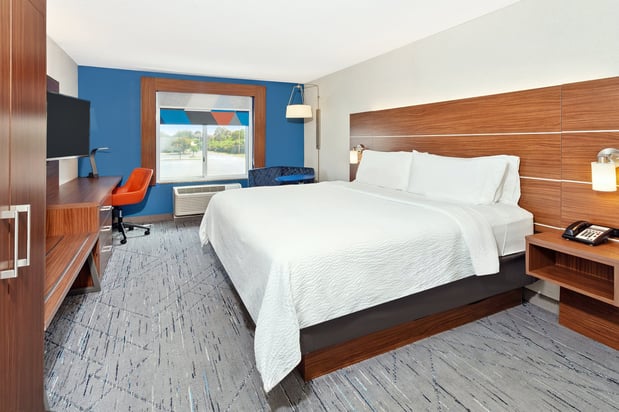Images Holiday Inn Express & Suites Urbana-Champaign (U of I Area) by IHG