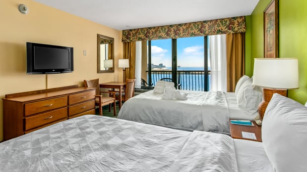 Images Holiday Inn & Suites Clearwater Beach by IHG