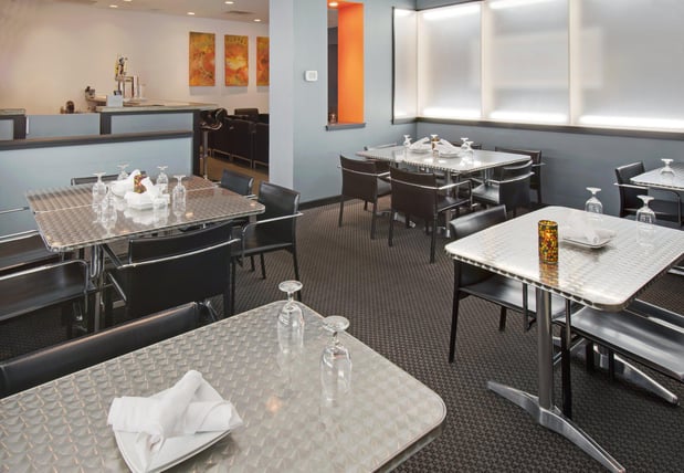 Images Holiday Inn Lincoln Southwest by IHG