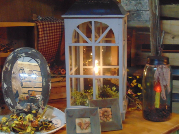 Images Trader Maes Furniture and Decor Market