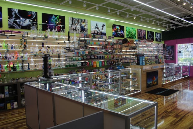 Images World of Smoke & Vape - Lake Park